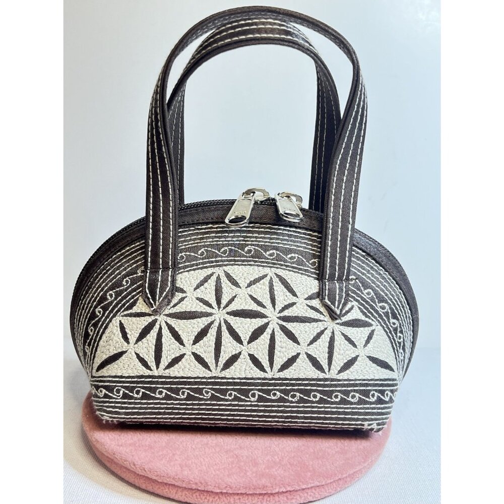 Vintage LAGA Vegan Designs Embroidered Petite Zippered Purse Wristlet Bag